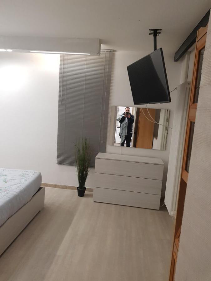 Massaro Apartments Via Bramante Pescara Bagian luar foto